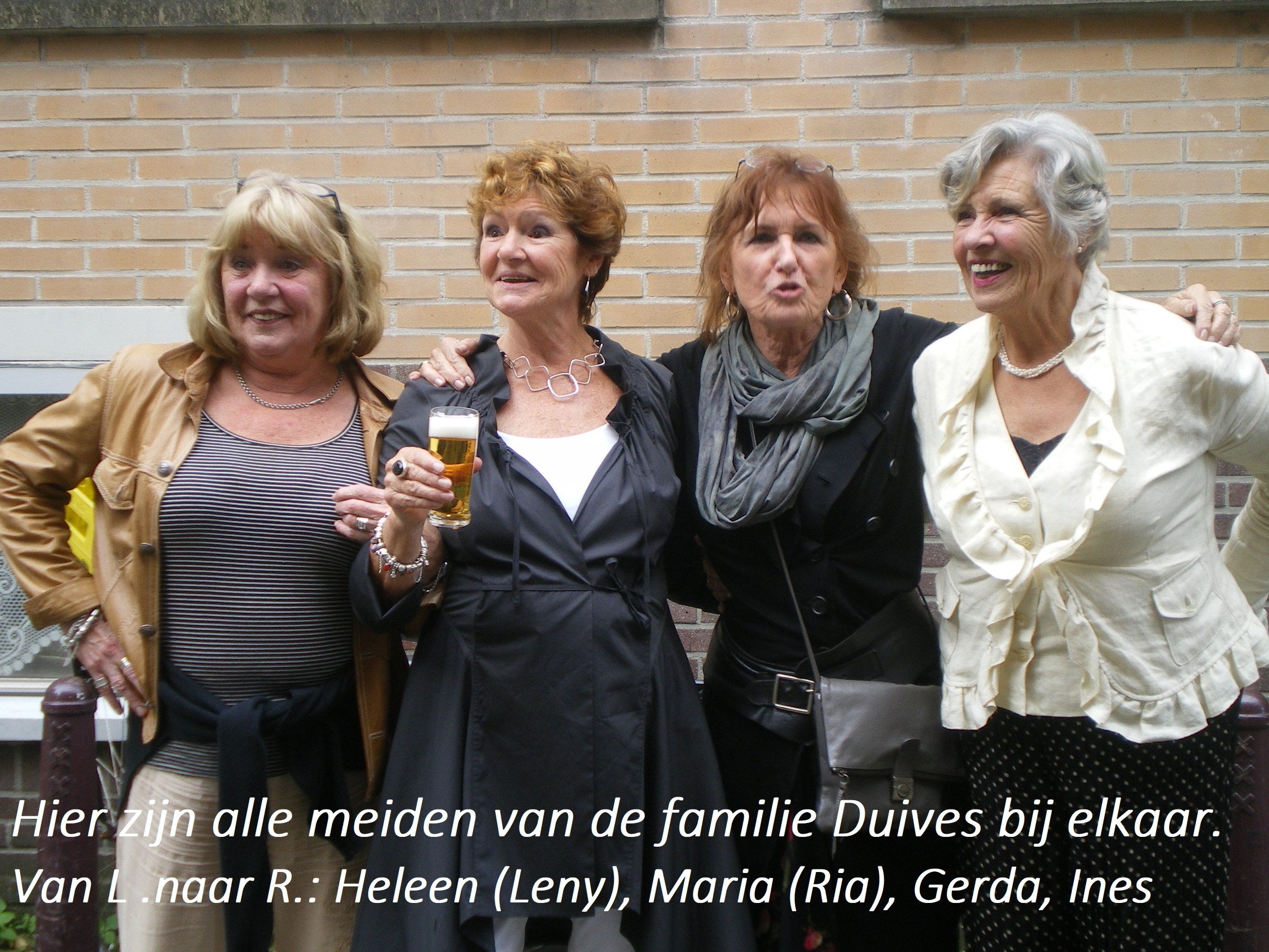 Foto van Heleen en haar zusjes